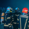Elektrofahrzeug in Garage in Vollbrand