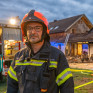 Elektrofahrzeug in Garage in Vollbrand