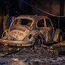 Elektrofahrzeug in Garage in Vollbrand